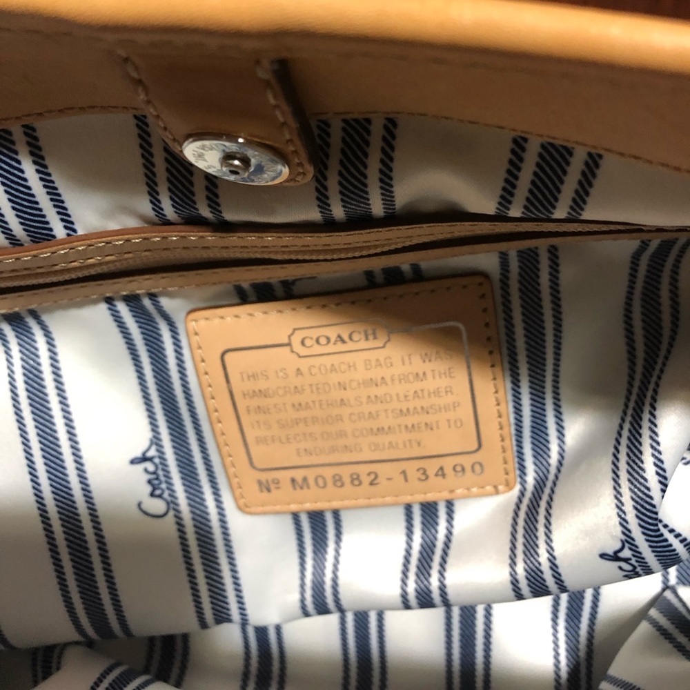 Handbag - Picture 3 of 4